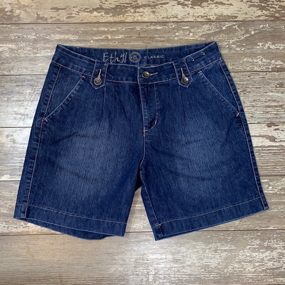 Ethyl Classic Fit Jean Shorts Size 8